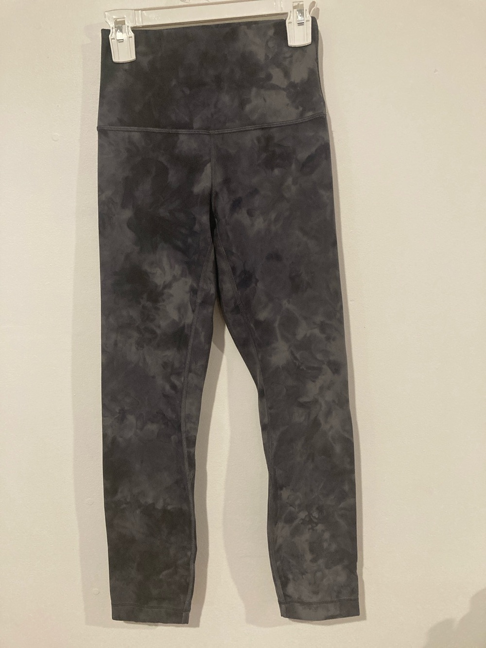 Lululemon size 2